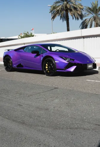 Finished Lamborghini Huracán in purple metallic after the full repaint by DEIZ