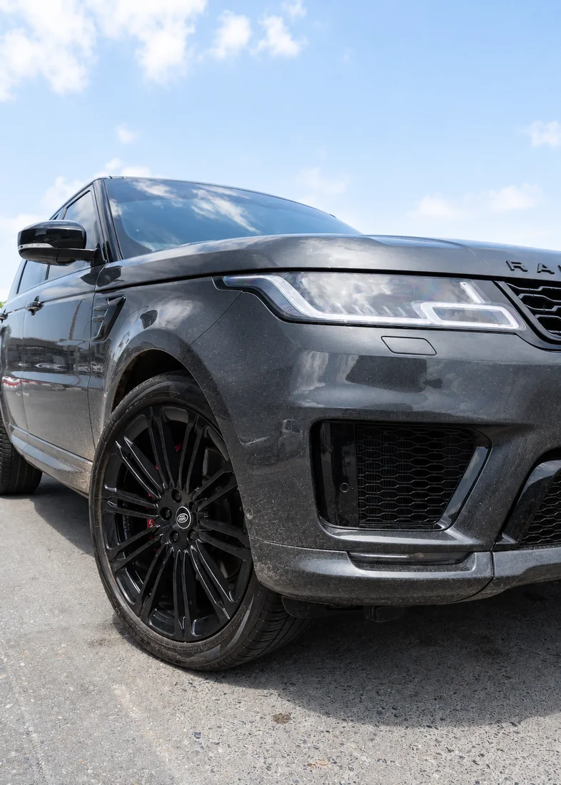 Range Rover before repaint with a standard grey finish and slight dirt